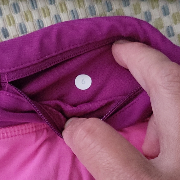 Like New Lululemon Pace Rival skirt/skort Sz6 - Picture 6 of 7